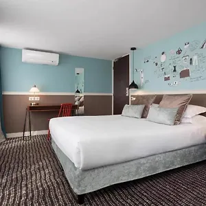 Des 3 Poussins 3*, Paris France